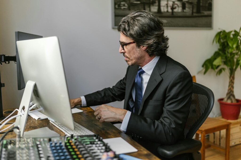 Consultor Business trabajando